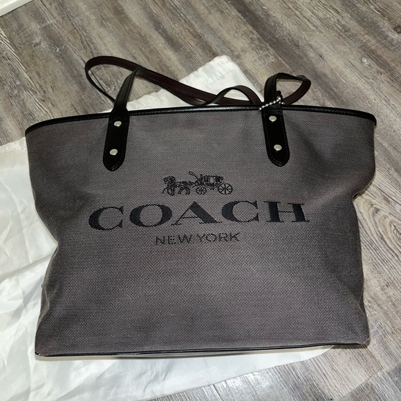 Coach Handbag - Picture 4 of 5